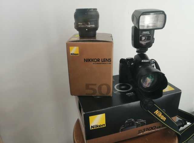 Продам: Nikon D3100 + 18-70 + 50mm. + вспышка
