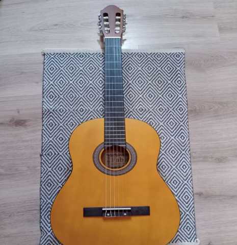 Продам: Классическая гитара Fabio