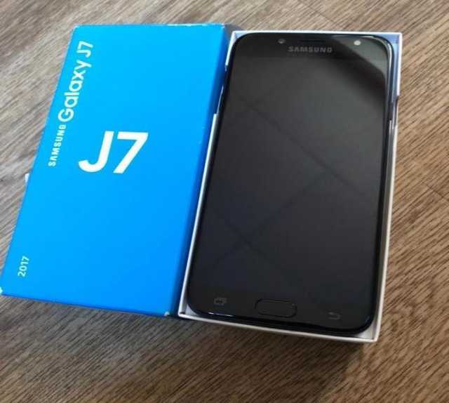 Продам: Samsung J7 (2017)