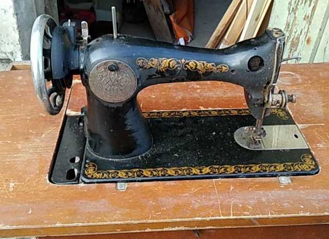Продам: Машинка швейная Подольск