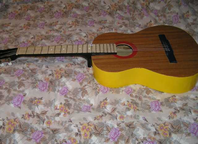 Продам: 6-струнная гитара (ленинград)