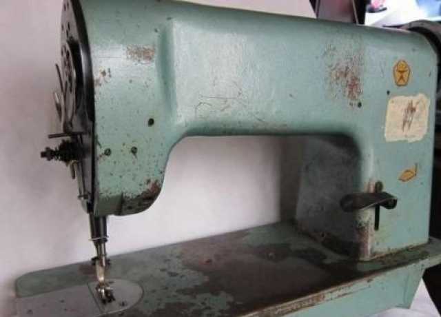 Продам: Швейная машинка 597 класс
