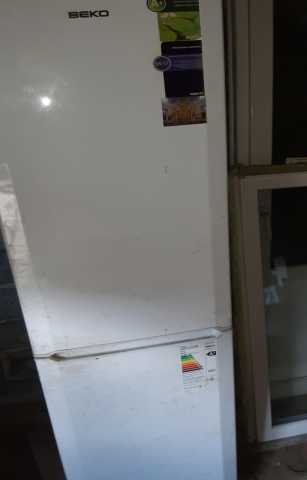 Продам: Сломанный холодильник веко