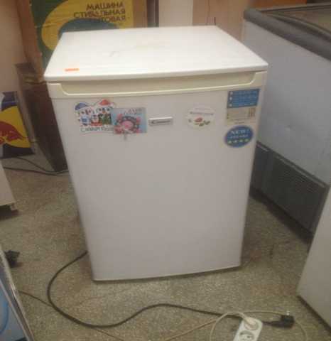 Продам: Компактный холодильник Candi