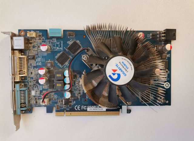 Продам: Видеокарта PCI-E GigaByte GeForce 9600GT 512MB