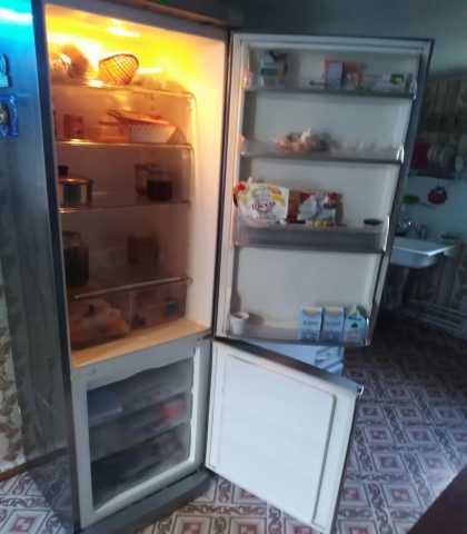 Продам: Холодильник двухкамерный
