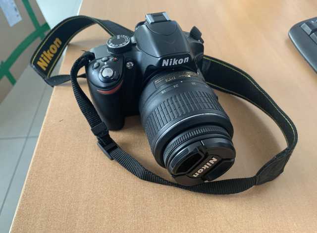 Продам: Фотоаппарат Nikon D3200 Kit