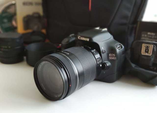 Продам: Canon EOS 550D комплект(объектив, штатив, сумка)