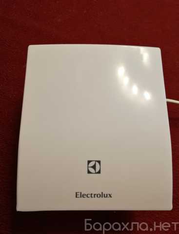 Продам: Бытовой вытяжной вентилятор Electrolux EAFM - 120T